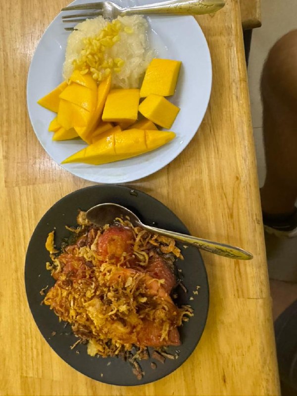 Mango sticky rice and another plate from the food tour.